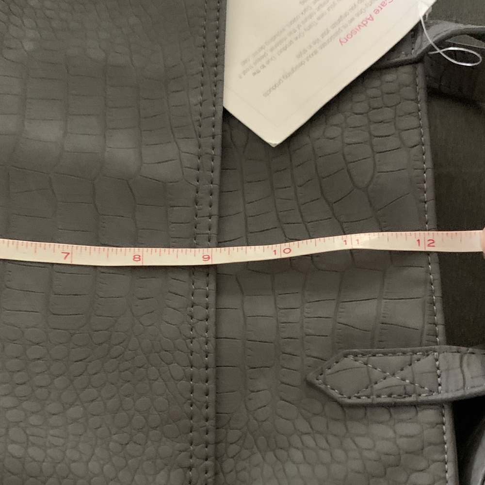 Thirty-One Gray Croc-Embossed Tote with Strap - Picture 11 of 12
